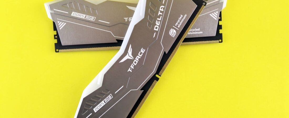 Bright DDR5 laptop memory modules of the kind you choose when buying a laptop in 2026