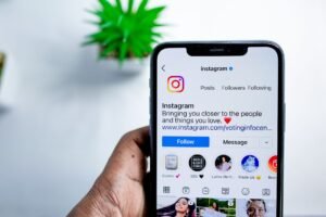 Creator using Instagram links in captions to reach an external page