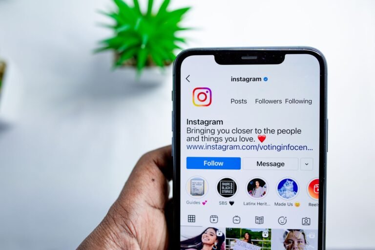 Creator using Instagram links in captions to reach an external page