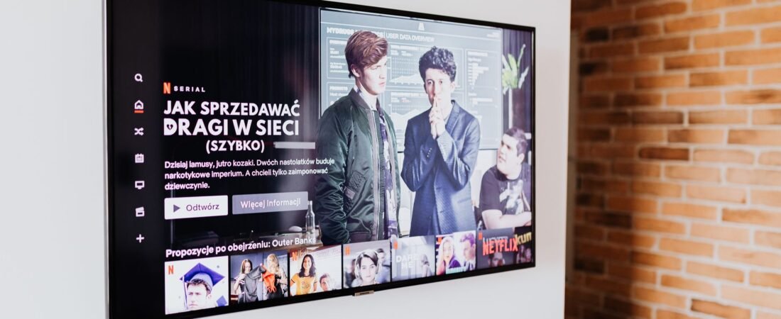 Streaming apps on a smart TV: weighing a bundle against separate subscriptions
