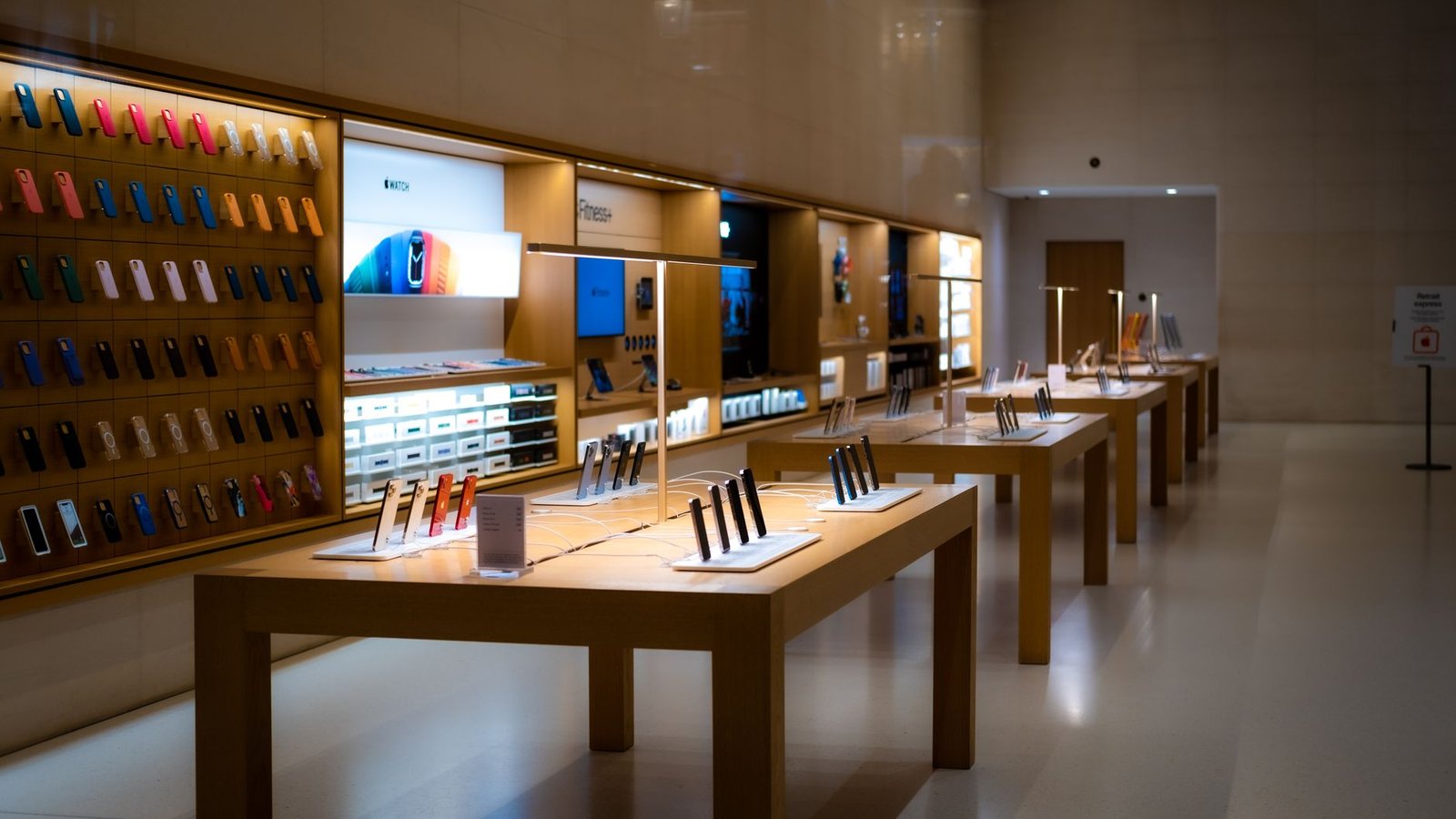 Current iPhones on display at an Apple store as alternatives to the foldable iPhone